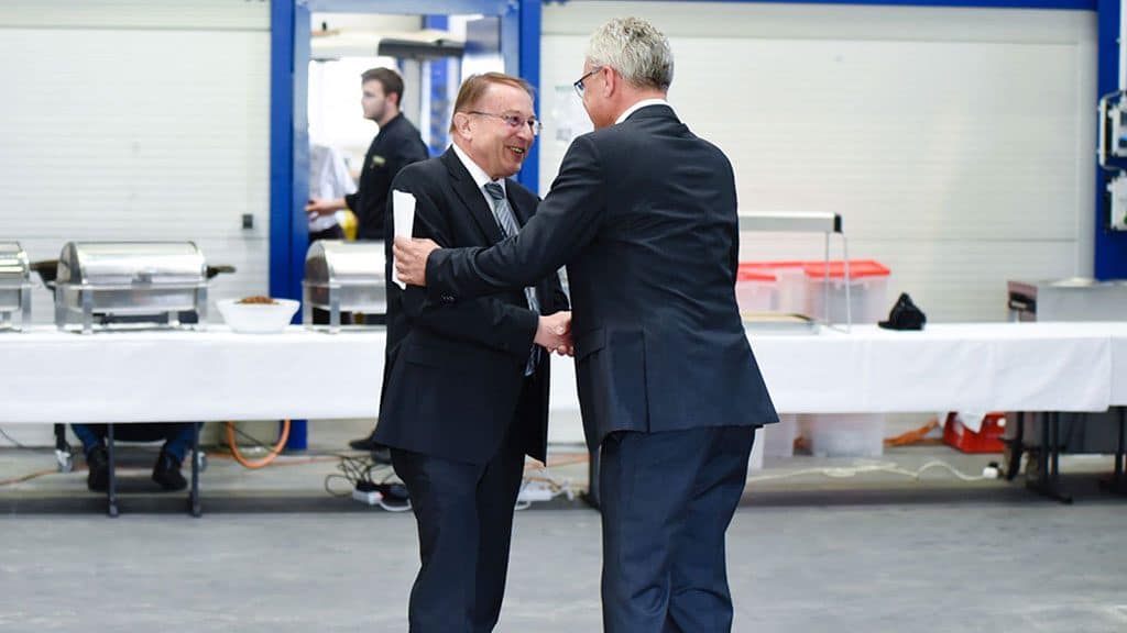 Managing Director Jürgen Mangold (Dipl.-Ing.) retires.
